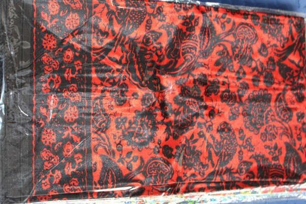 Satintuch 90 x 90 cm, rot/schwarz