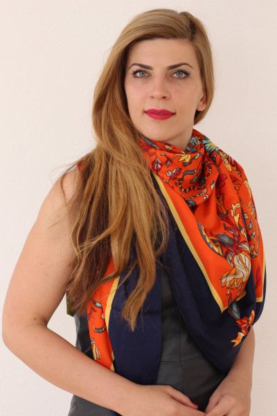 Model 8 , Tuch 130x 130 cm, mehrfarbig, Seidentwill