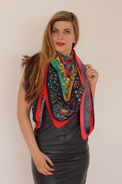 Model 14, Tuch 130 x 130 cm, mehrfarbig, Seidentwill