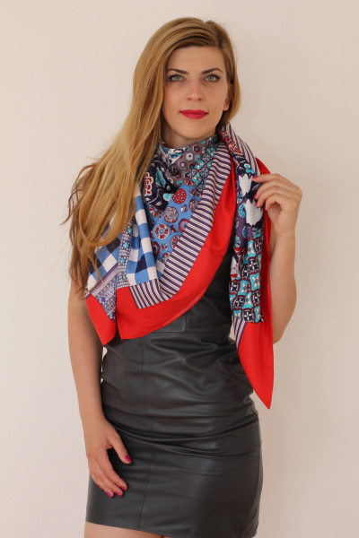 Model 15, Tuch 130x 130 cm, mehrfarbig, Seidentwill