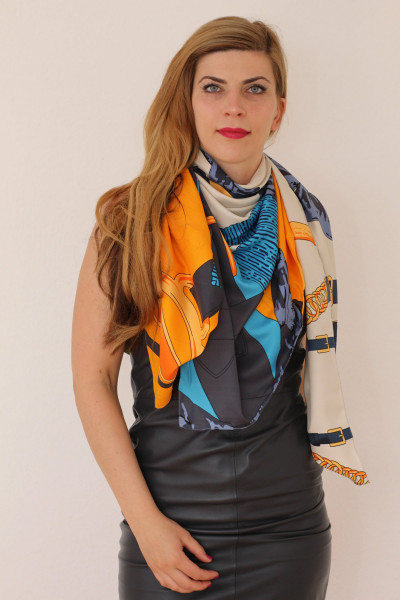 Model 21, Tuch 130x 130 cm, mehrfarbig, Seidentwill