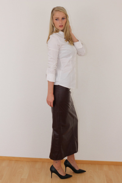 Superlanger Luxus-Lederrock in der Farbe bordeaux, Grösse 38