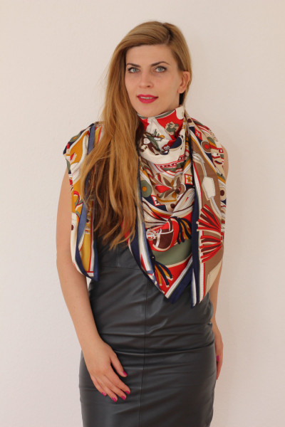 Model 12, Tuch 130 x 130 cm, mehrfarbig, Seidentwill