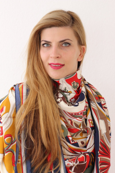 Model 12, Tuch 130 x 130 cm, mehrfarbig, Seidentwill