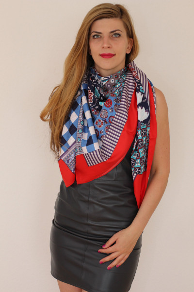 Model 15, Tuch 130x 130 cm, mehrfarbig, Seidentwill