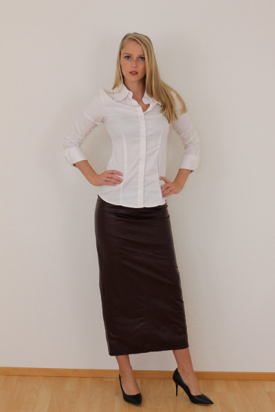 Superlanger Luxus-Lederrock in der Farbe bordeaux, Grösse 46