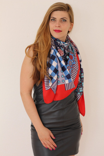 Model 15, Tuch 130x 130 cm, mehrfarbig, Seidentwill