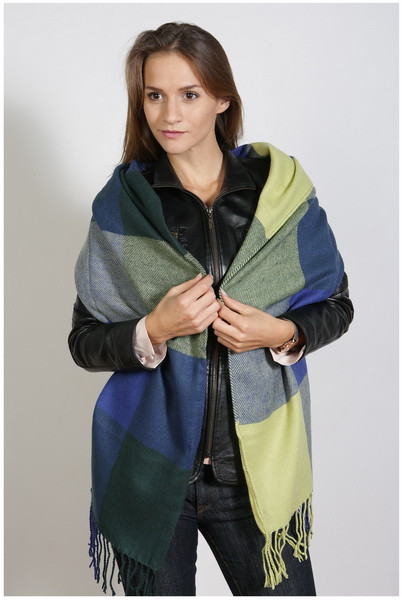 Karierter Schal , Größe 200 x 60 cm, Grundfarbe grün / blau / lila