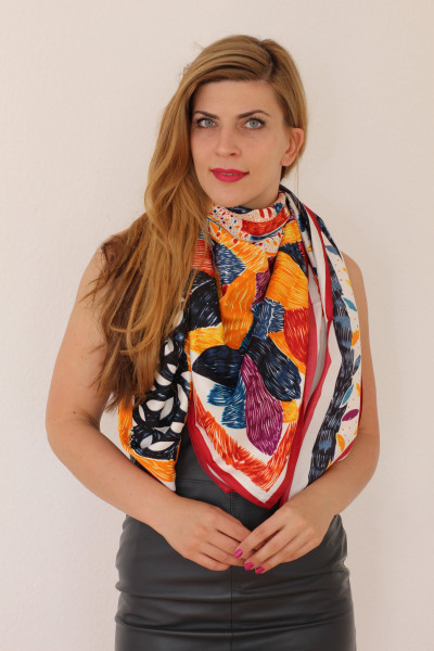 Model 10 , Tuch 130 x 130 cm, mehrfarbig, Seidentwill