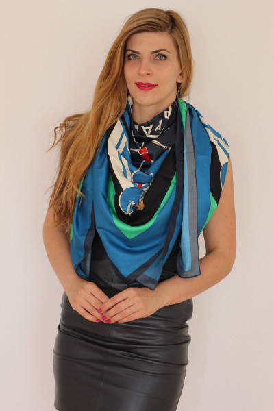 Model 17, Tuch 130x 130 cm, mehrfarbig, Seidentwill