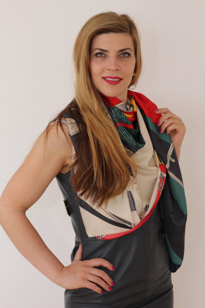 Model 35 , Tuch 130x 130 cm, mehrfarbig, Seidentwill