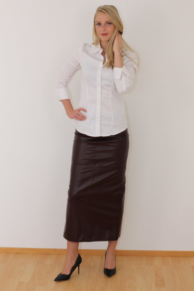 Superlanger Luxus-Lederrock in der Farbe bordeaux, Grösse 46